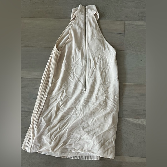 Zara Cream Pleated Dress - Picture 2 of 5